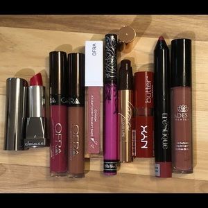 Bundle of lipsticks